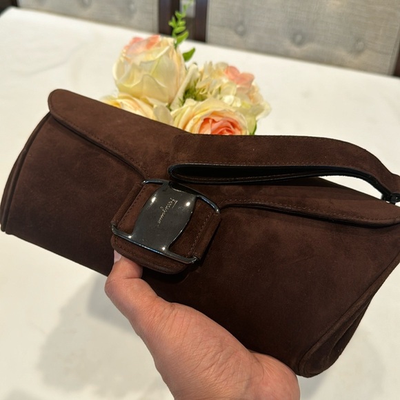 Authentic Salvatore Ferragamo wristlet - Picture 2 of 16